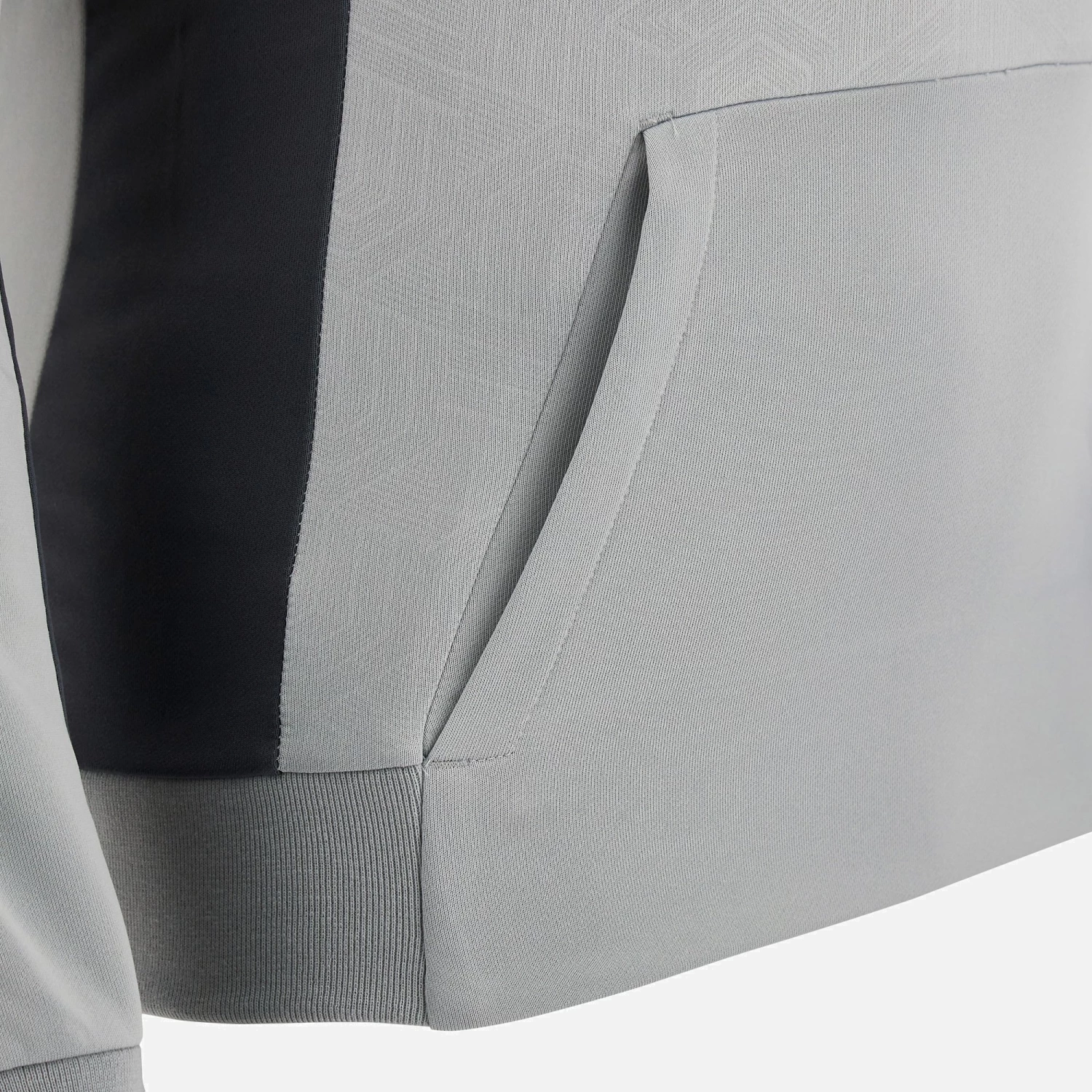 Welsh Rugby 2022/23 Junior Travel Hoody 4 Welsh Rugby 2022/23 Junior Travel Hoody - Image 4